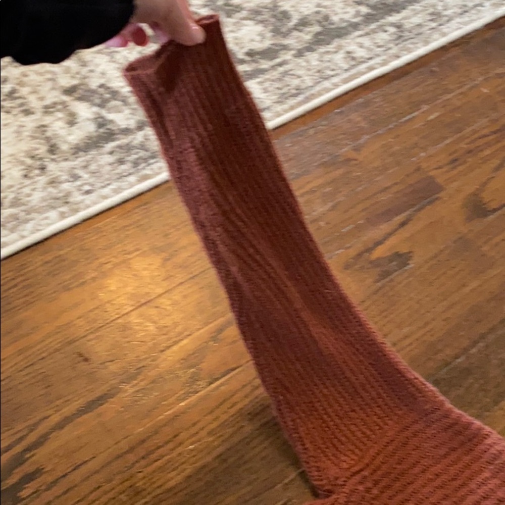 Burnt Orange distressed sweater ♥️🧥 - Picture 3 of 5